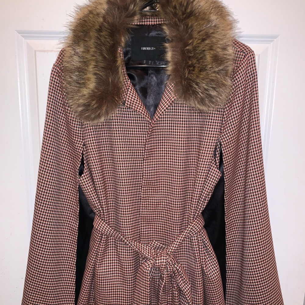 Women Forever21 Classy Night out Jacket with belt.